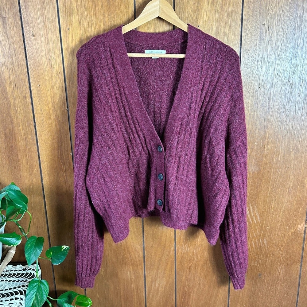 American Eagle Burgundy Ribbed Knit Cropped Button Front Cardigan Sweater Mens M